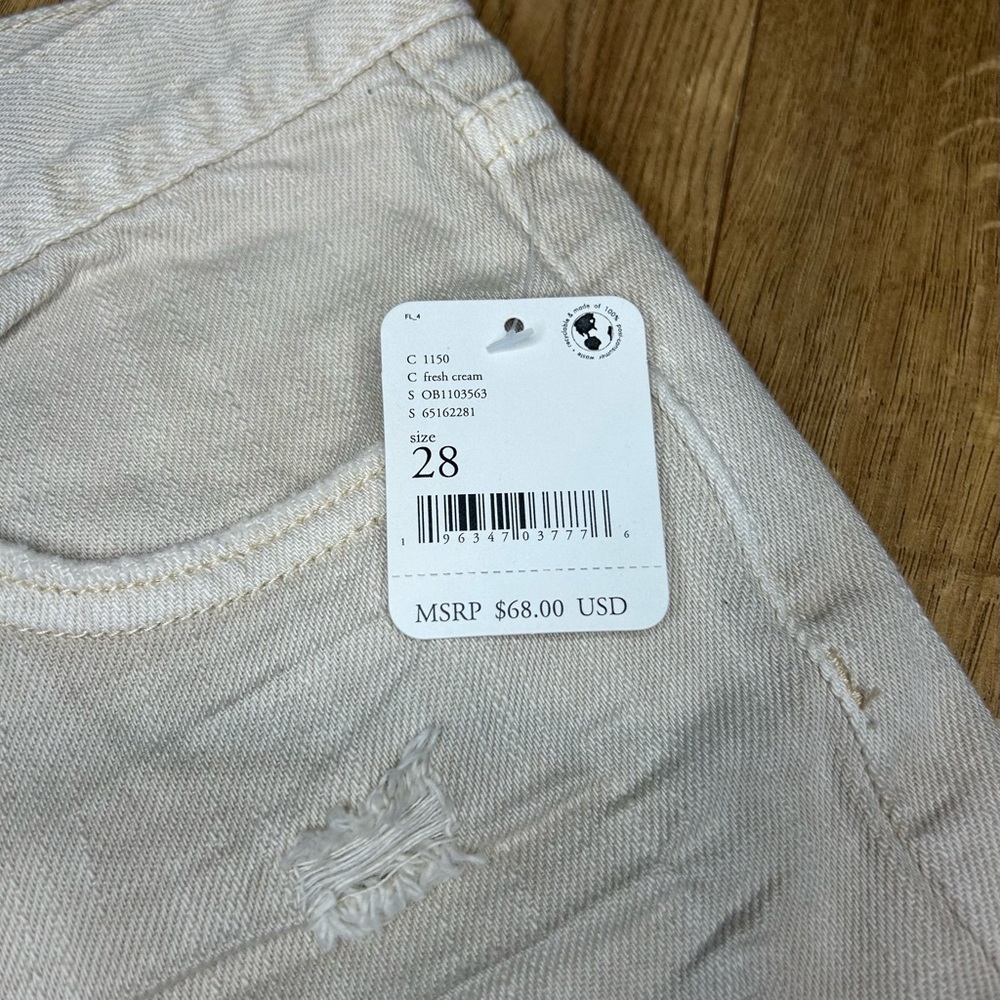 NWT $68 Free People cream distressed cut off shorts - Size 28 - Picture 4 of 8